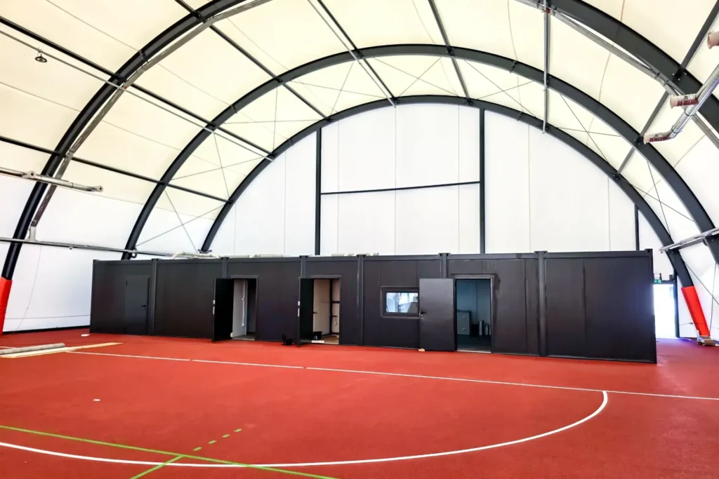 zaplecza-hal-sportowych-domki-klubowe-zaplecza-sportowe-korty-do-padla tenistal
